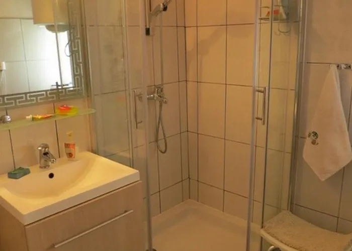 House With A Parking Space Ustrine, Cres - 22967 *