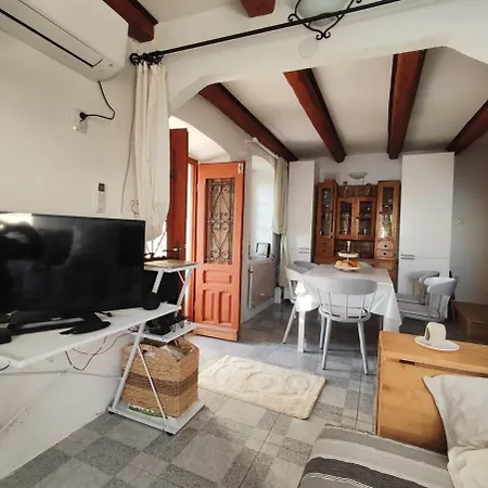 Vakantiehuis House With A Parking Space Ustrine, Cres - 22967 *