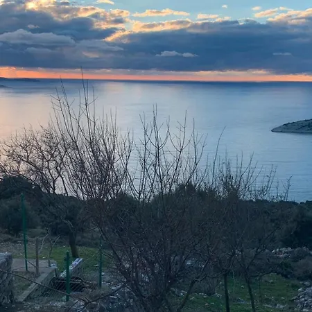House With A Parking Space Ustrine, Cres - 22967